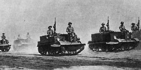 Irak, 1942 r.
Załogi CARIERRÓW podczas defilady